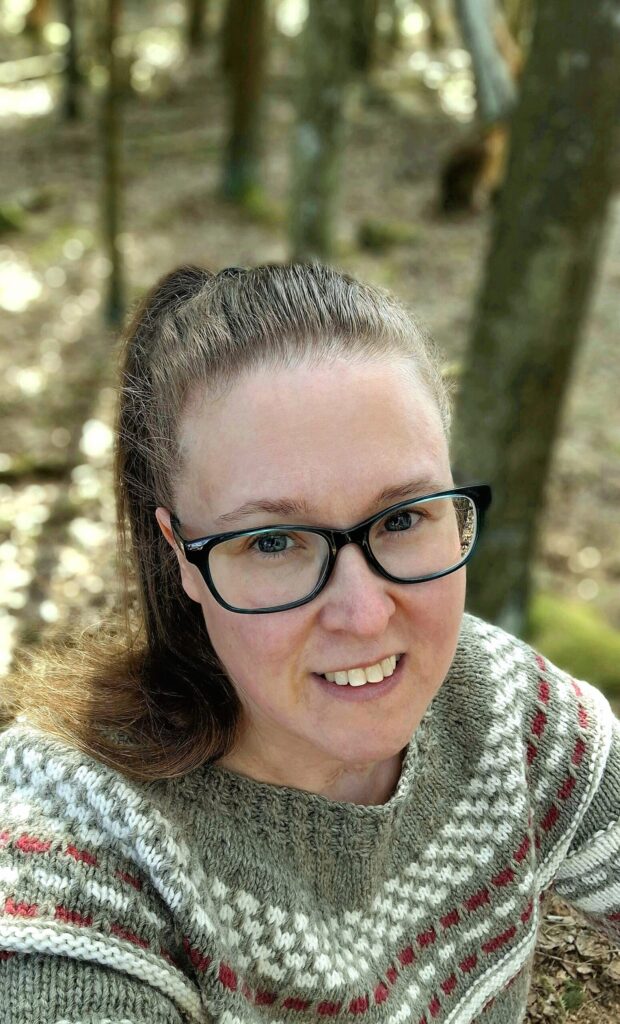 Raumalainen Anna Maijala työskentelee Olkiluodon ydinvoimalaitoksella. Vapaa-ajalla hän viihtyy luonnossa.